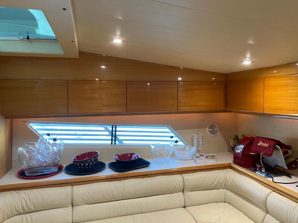 Motor Yacht Raffaelli Bonita Botel Triest