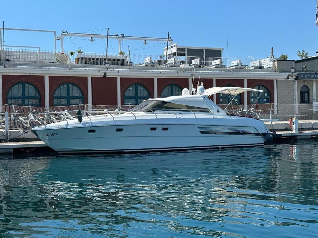 Motor Yacht Raffaelli Bonita Botel *